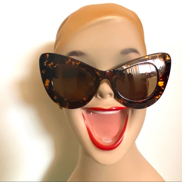 House Of Adornments Accessories - Pop Star Exaggerated cat eye sunglasses tortoise